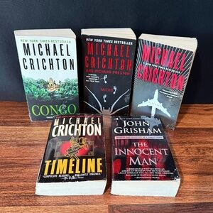 MICHAEL CRICHTON (4) and JOHN GRISHAM (1) Paperback Books